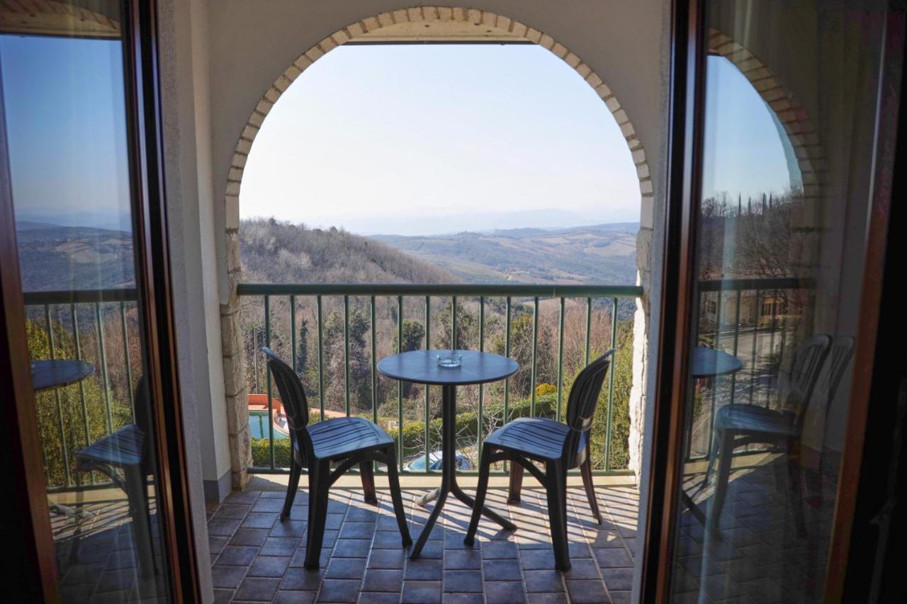 Hotel Ristorante Al Brunello Di Монтальчино Экстерьер фото