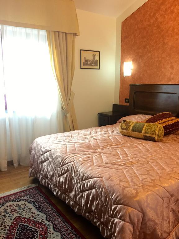 Hotel Ristorante Al Brunello Di Монтальчино Номер фото