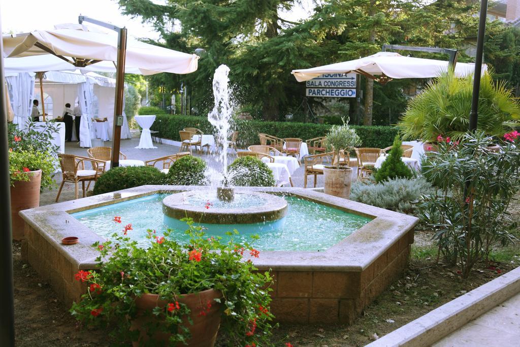 Hotel Ristorante Al Brunello Di Монтальчино Экстерьер фото