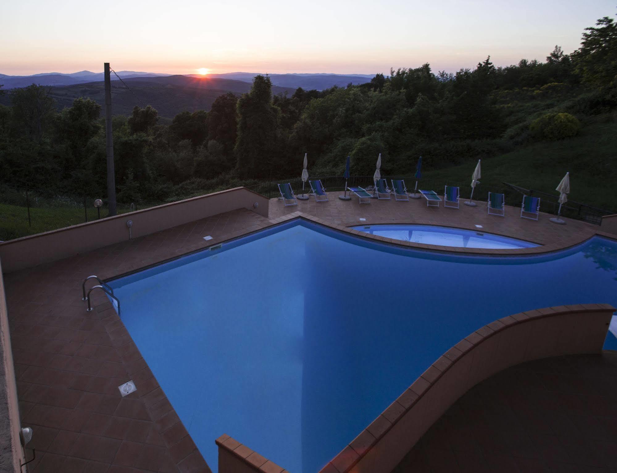 Hotel Ristorante Al Brunello Di Монтальчино Экстерьер фото